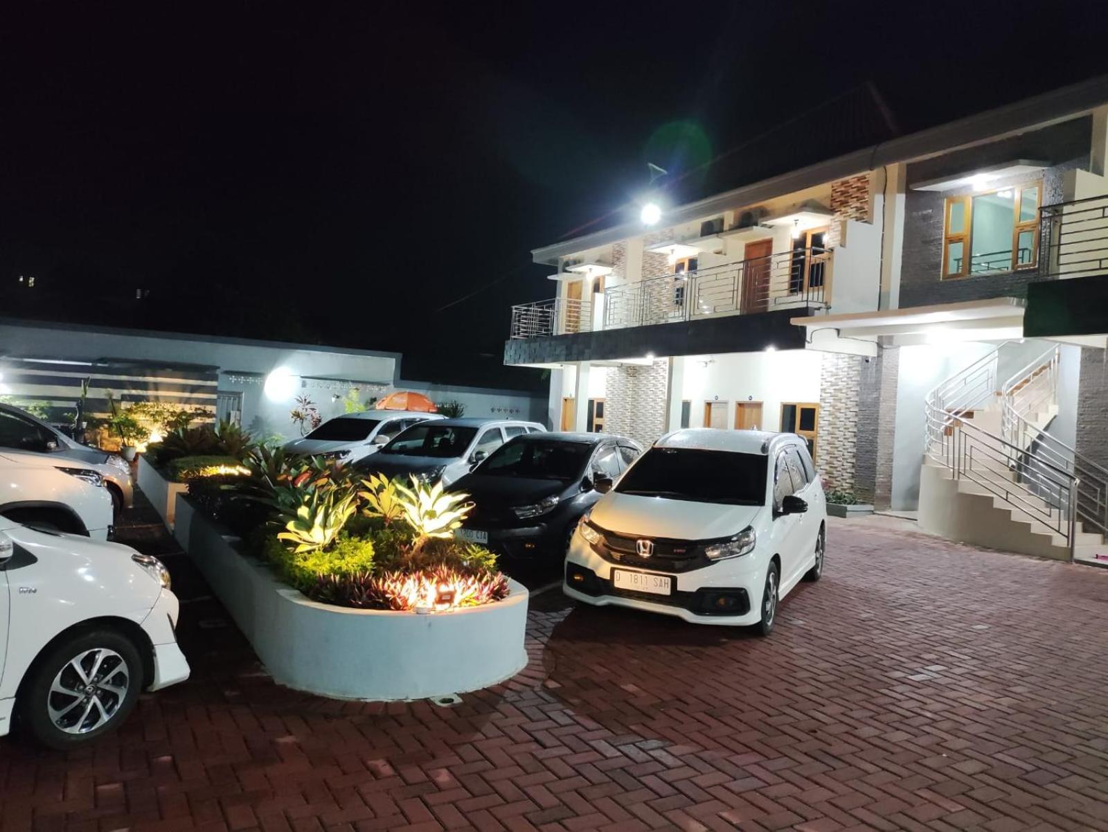 Hotel Cibening Purwakarta Exterior foto