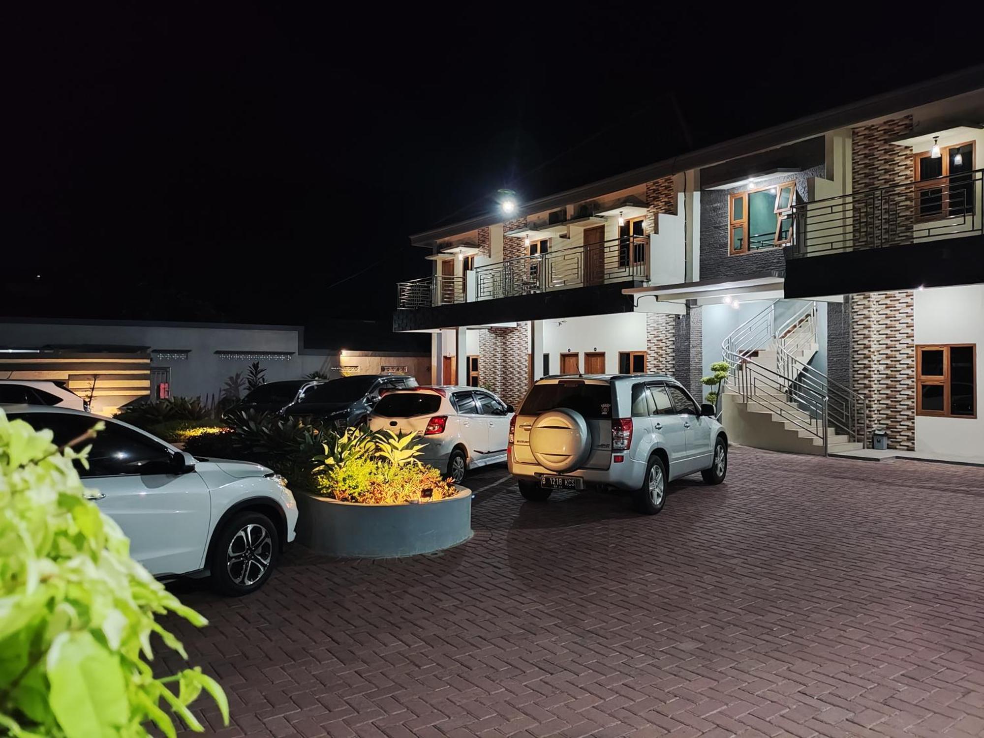 Hotel Cibening Purwakarta Exterior foto
