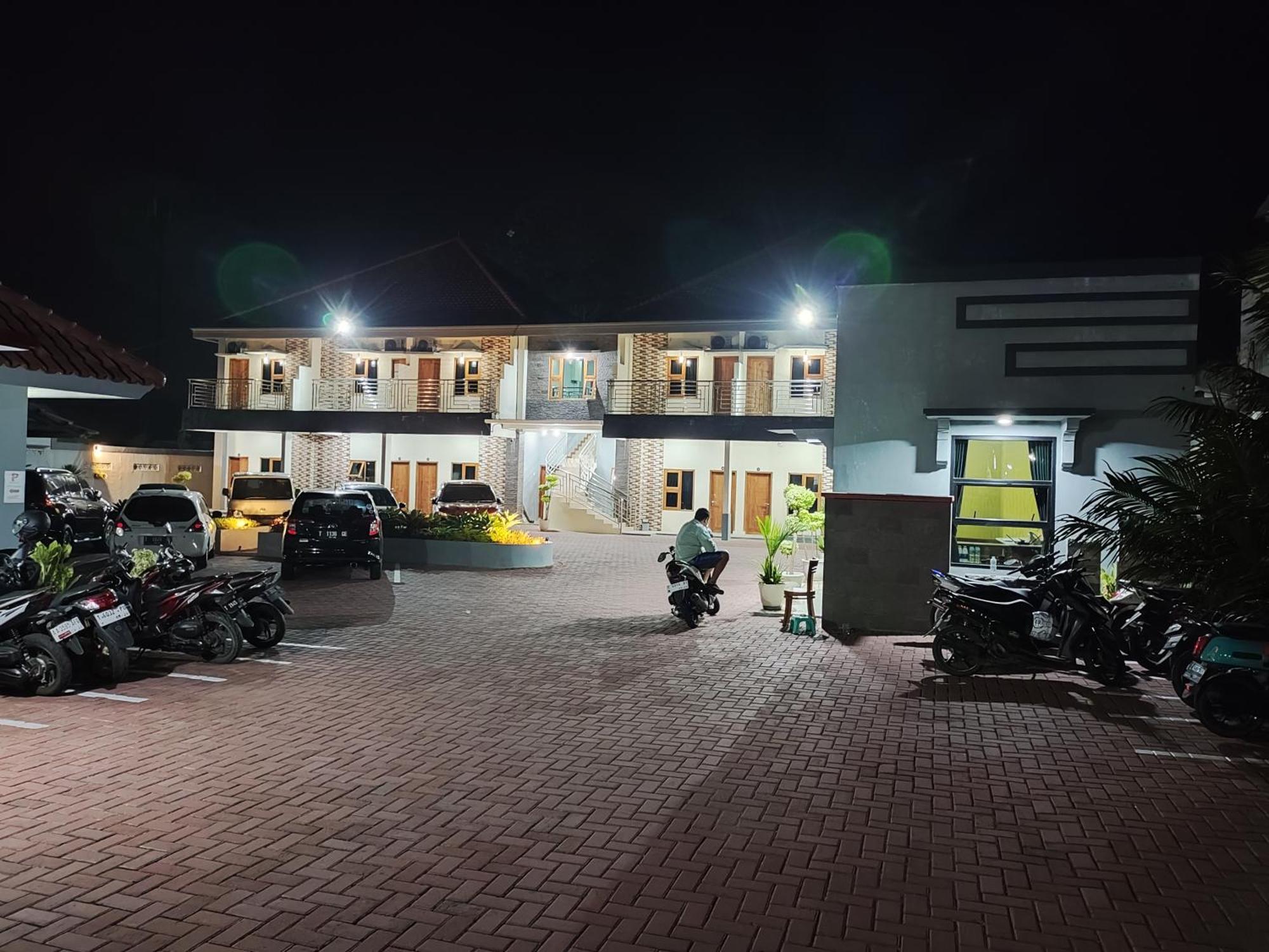 Hotel Cibening Purwakarta Exterior foto