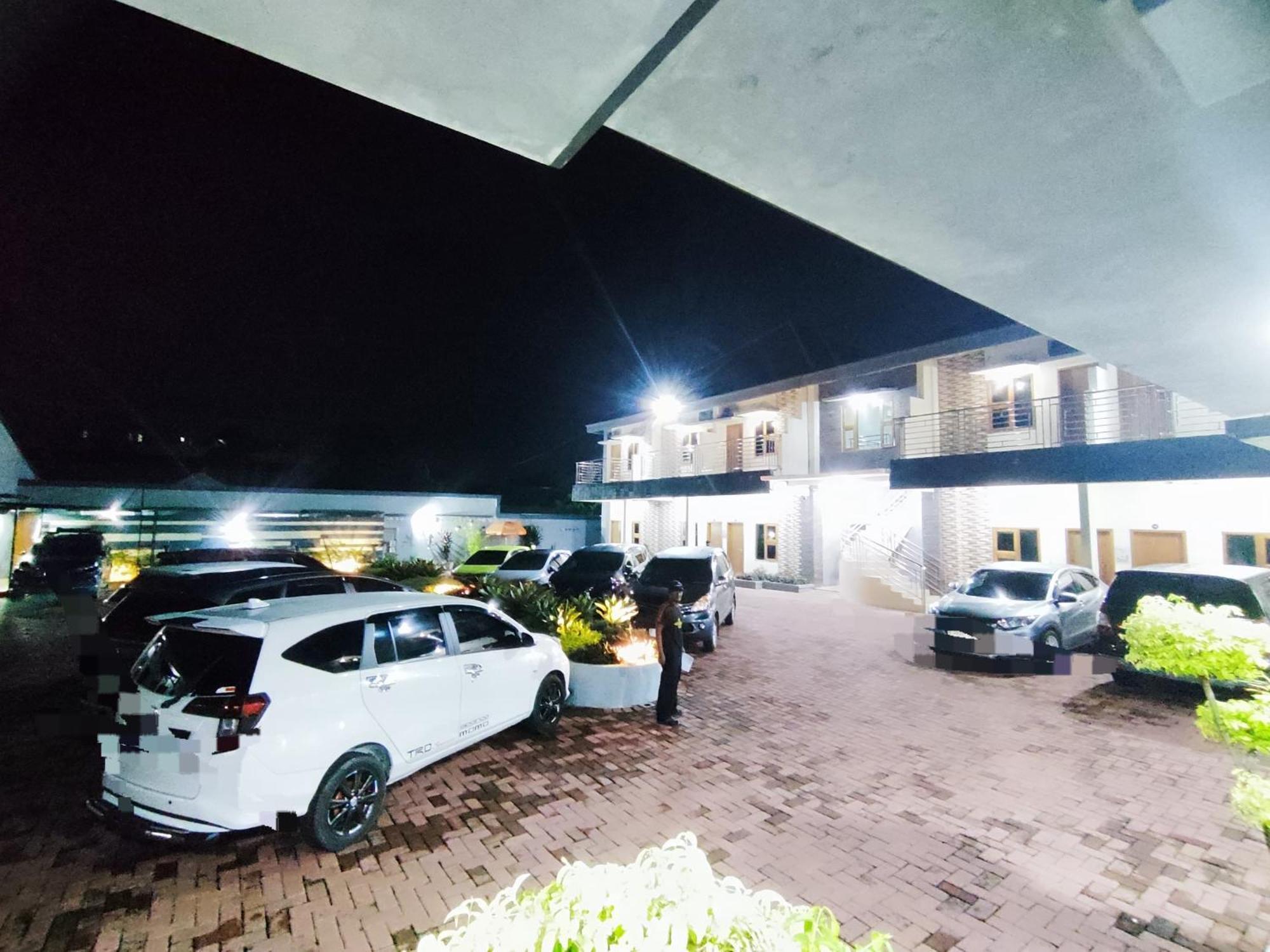 Hotel Cibening Purwakarta Exterior foto